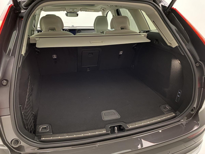 Volvo XC60 B5 AWD ULTIMATE AUT CZ 1.maj.