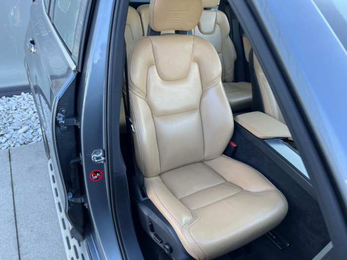 Volvo XC90 D5 AWD INSCRIPTION 7MÍSTNÁ Aut 2.0 d