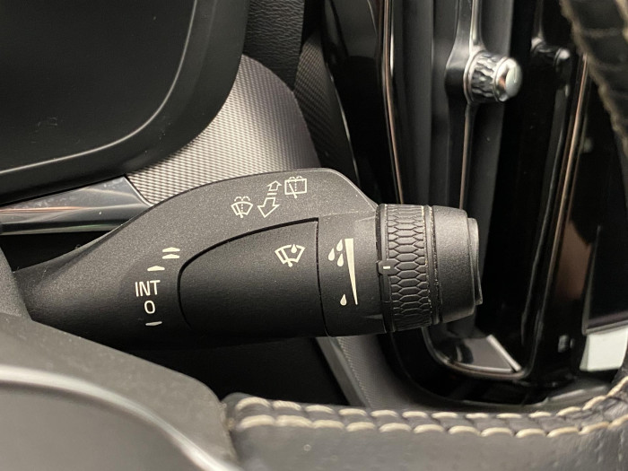 Volvo XC60 D4 AWD R-DESIGN AUT CZ 2.0 d