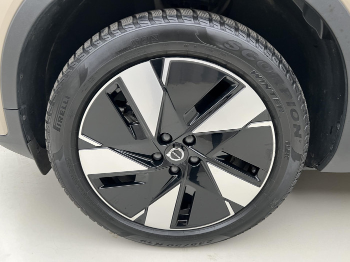 Volvo EX40 PURE ELECTRIC TWIN PLUS AUT CZ