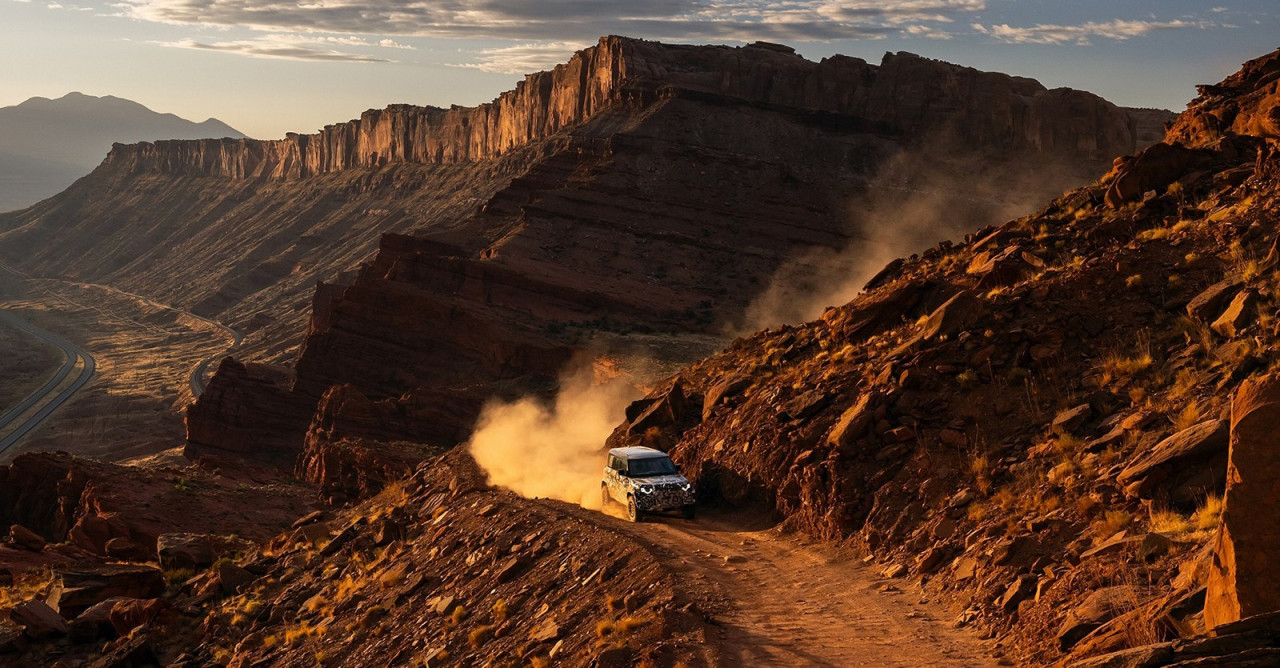 Land Rover představuje nový vysoce výkonný Defender OCTA