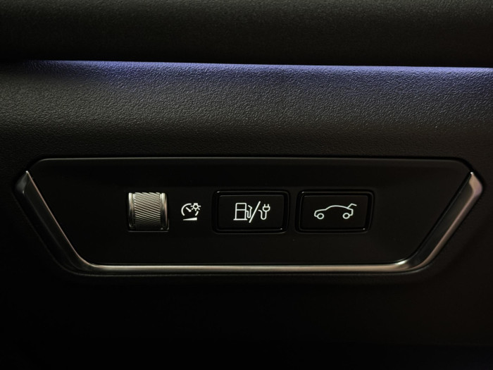 Lynk & Co 01 PHEV DCT AUT 1.maj