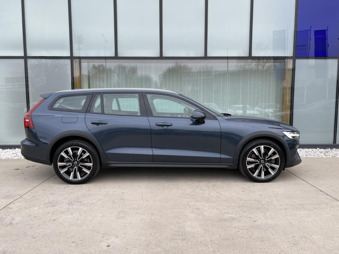 Volvo V60 CROSS COUNTRY B5 AWD Aut 1.maj
