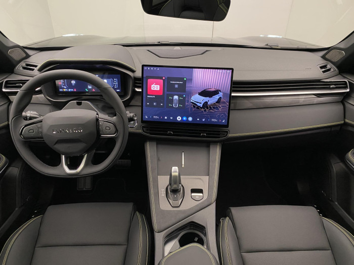 Lynk & Co 01 01 MORE PHEV