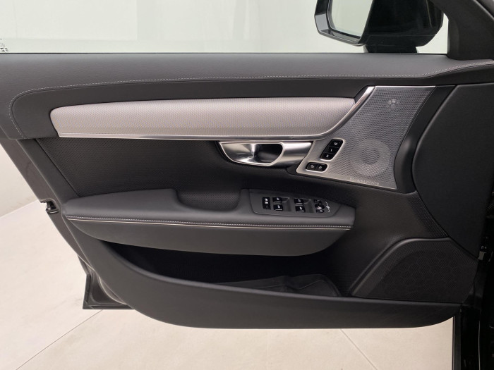 Volvo V90 T6 AWD PLUG-IN DARK ULTRA