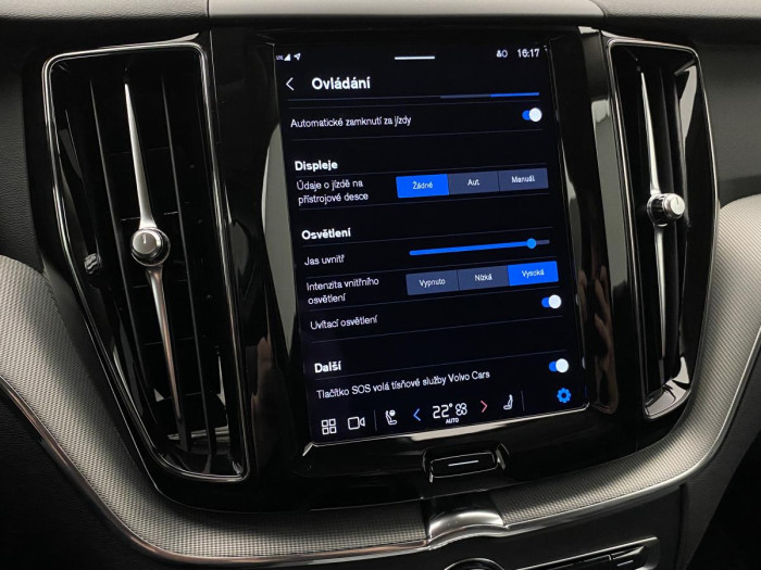 Volvo XC60 B4 AWD PLUS BRIGHT REZERVACE 2.0 Plus