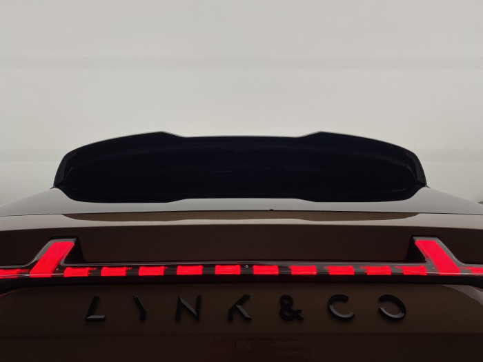 Lynk & Co 08 MORE PHEV