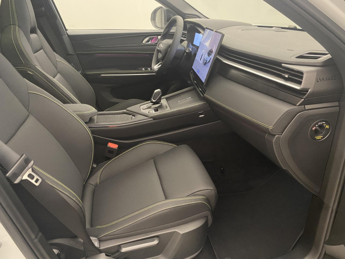 Lynk & Co 01 01 MORE PHEV