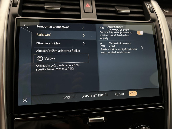 Land Rover Discovery D250 DYNAMIC SE AWD AUT CZ 3.0 d Dynamic SE