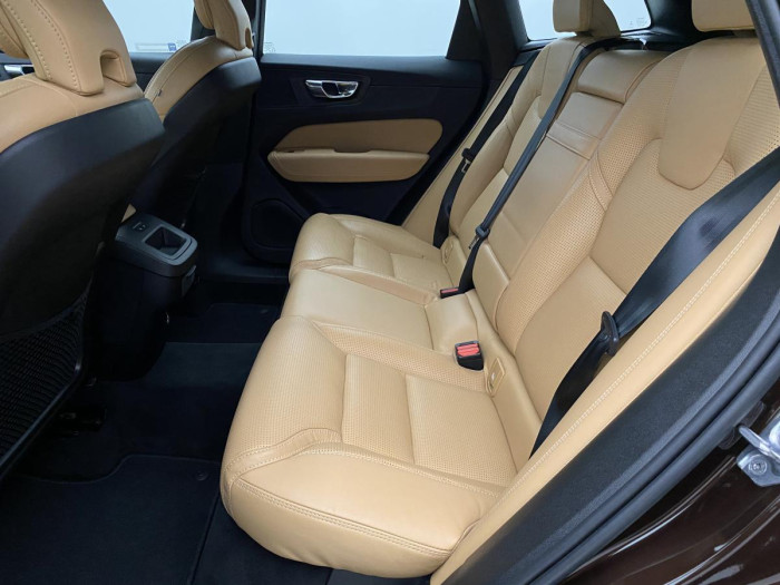 Volvo XC60 D4 INSCRIPTION AUT REZERVACE 2.0 d