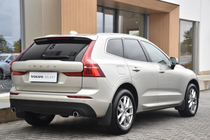 Volvo XC60 D4 AWD MOMENTUM REZERVACE 2.0 d Momentum