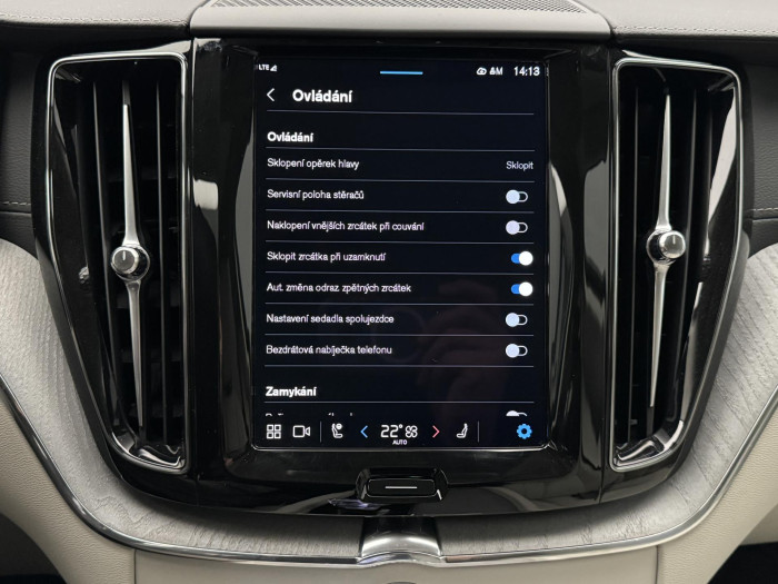 Volvo XC60 B5 AWD DARK ULTRA REZERVACE