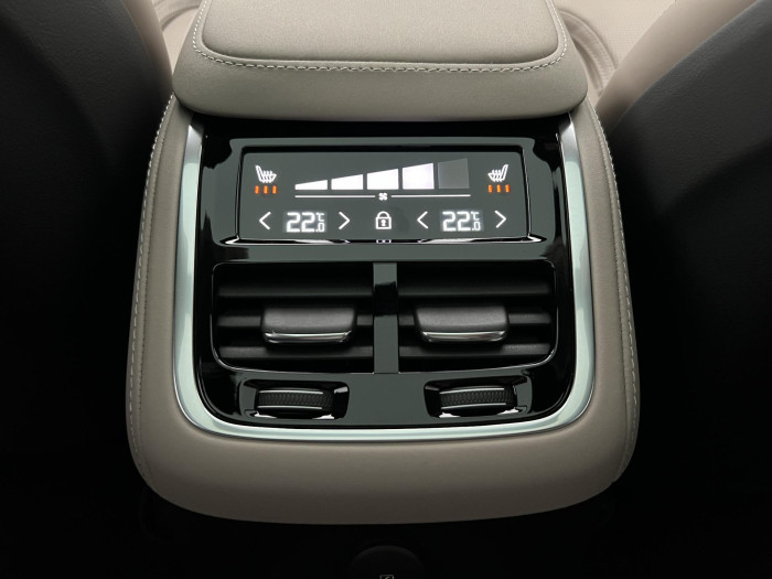 Volvo XC90 T8 AWD RECHARGE DARK ULTRA AUT