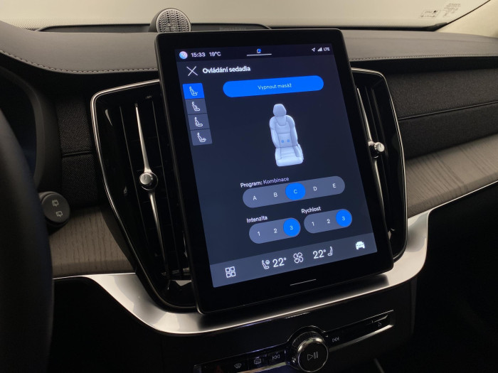 Volvo XC90 T8 AWD RECHARGE DARK REZERVACE