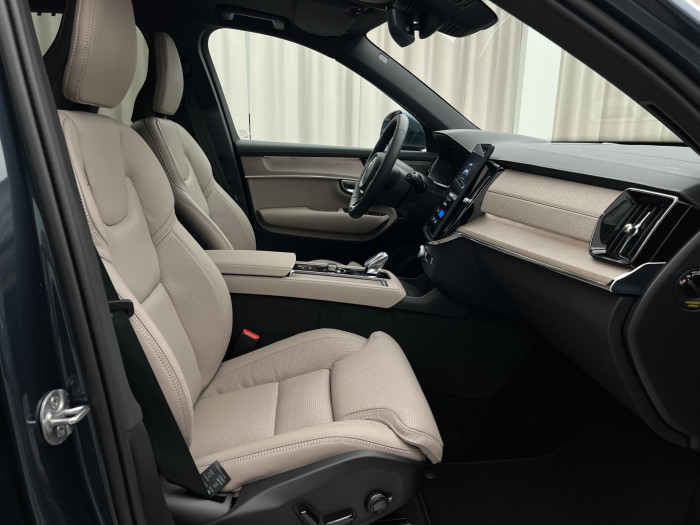 Volvo XC90 T8 AWD RECHARGE BRIGHT PLUS