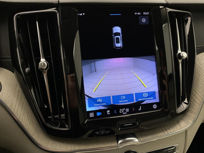 Volvo XC60 B5 AWD INSCRIPTION REZERVACE