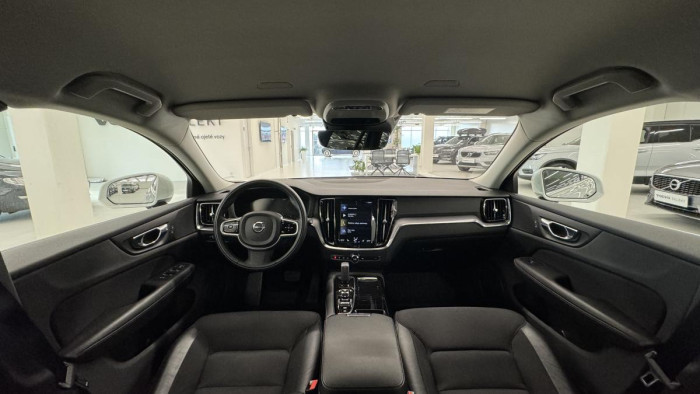 Volvo V60 T6 RECHARGE REZERVACE