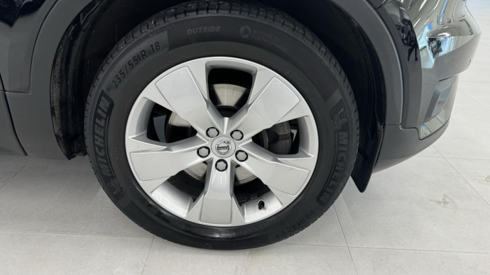 Volvo XC40 T4 AWD MOMENTUM AUT REZERVACE 2.0 Momentum