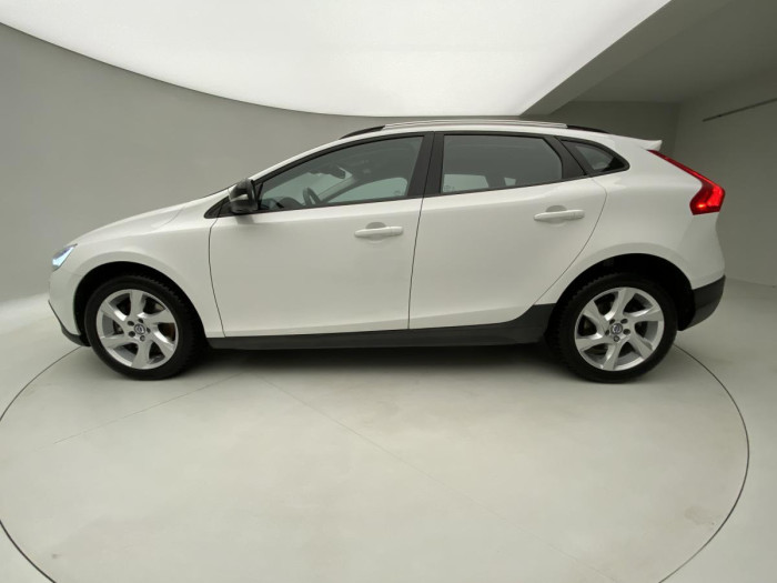 Volvo V40 CC D3 MOMENTUM REZERVACE 2.0 d CC CC Momentum