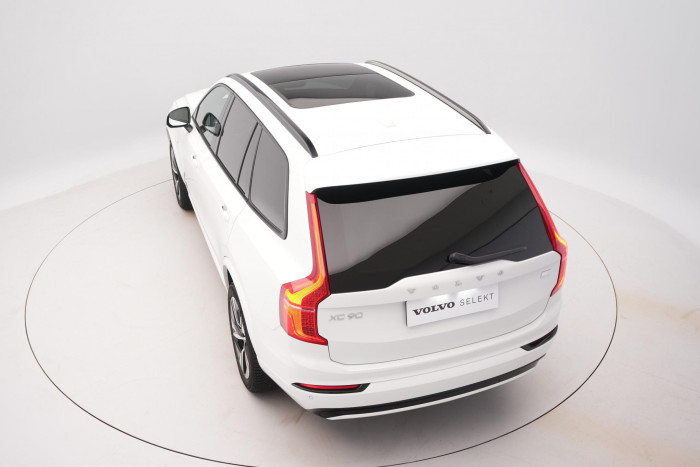 Volvo XC90 T8 AWD RECHARGE REZERVACE
