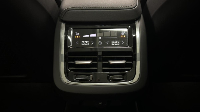 Volvo V60 CROSS COUNTRY B4 AWD REZERVACE
