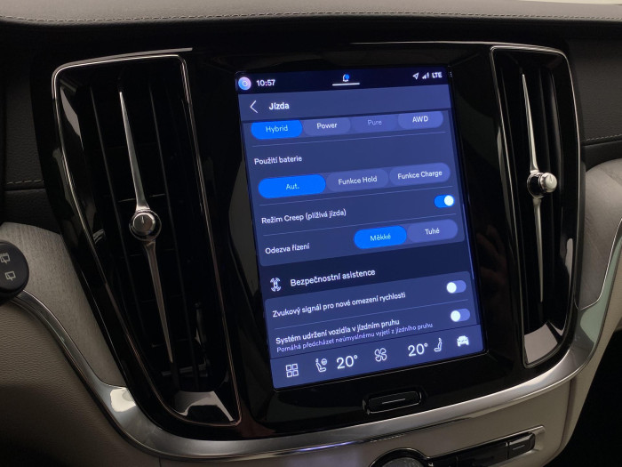 Volvo V60 T8 AWD PLUG-IN BRIGHT ULTRA CZ