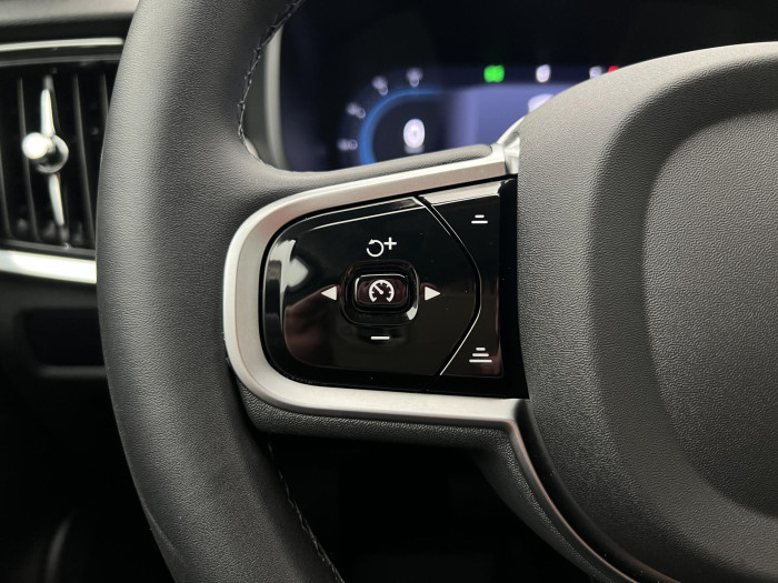 Volvo V90 T6 AWD RECHARGE PLUS DARK AUT