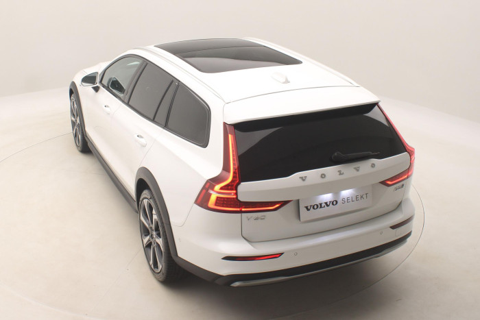 Volvo V60 CC B5 AWD ULTIMATE AUT 1.maj 2.0 CC CC