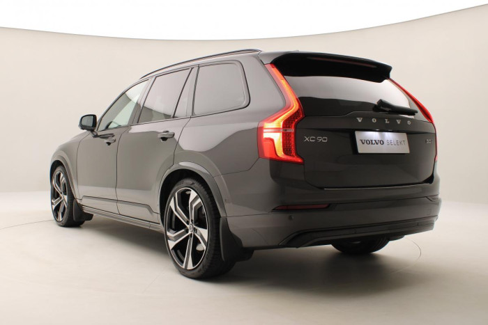 Volvo XC90 B5 AWD ULTIMATE DARK REZERVACE