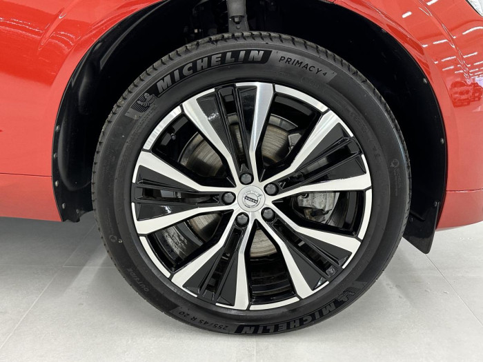 Volvo XC60 B4 AWD PLUS DARK REZERVACE 2.0 Plus