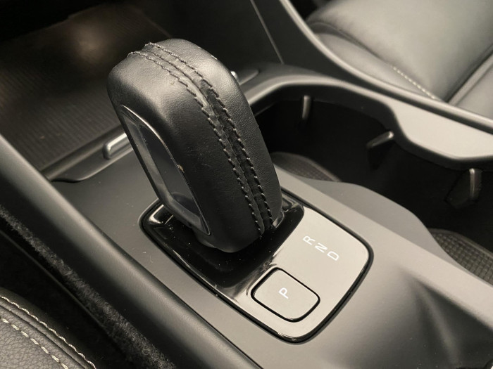 Volvo XC40 T4 MOMENTUM AUT CZ 2.0 Momentum