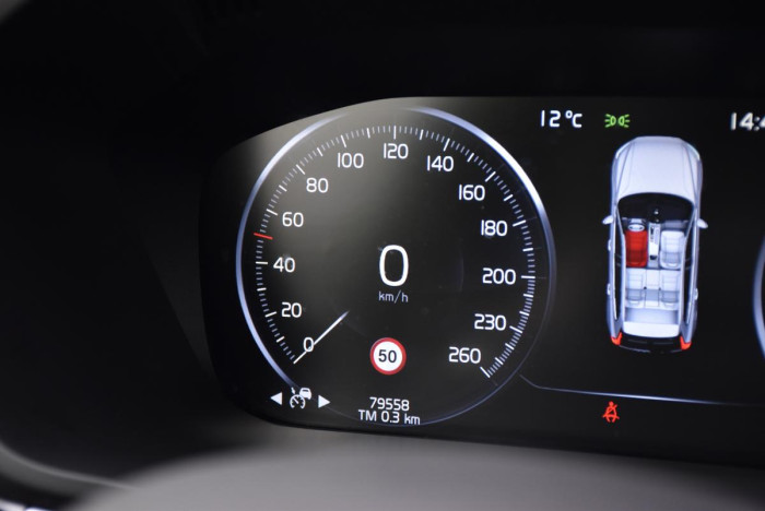 Volvo XC60 B5 AWD MOMENTUM REZERVACE 2.0 Momentum