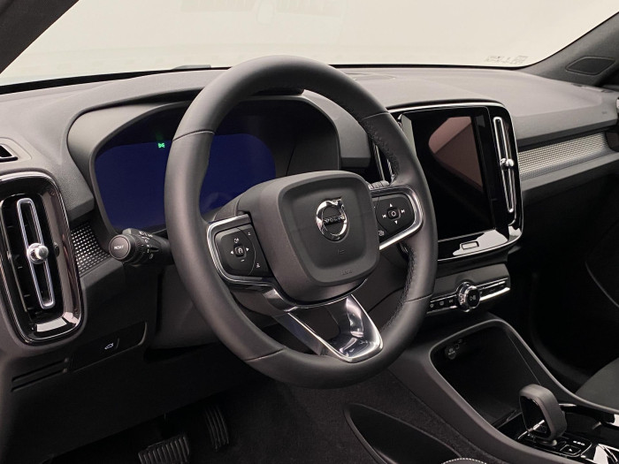 Volvo XC40 B3 DARK ULTRA AUT CZ