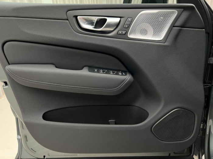 Volvo XC60 B5 AWD DARK ULTRA AUT