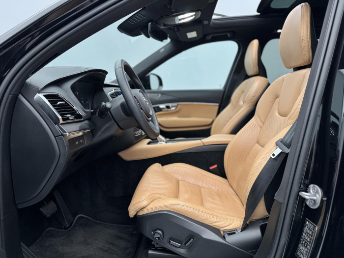 Volvo XC90 T8 AWD RECHARGE ULTIMATE DARK