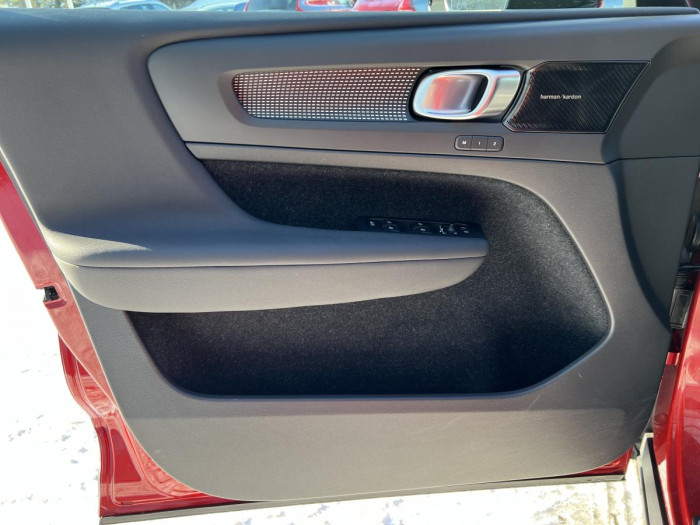 Volvo XC40 T5 R-DESIGN RECHARGE Aut 1.maj