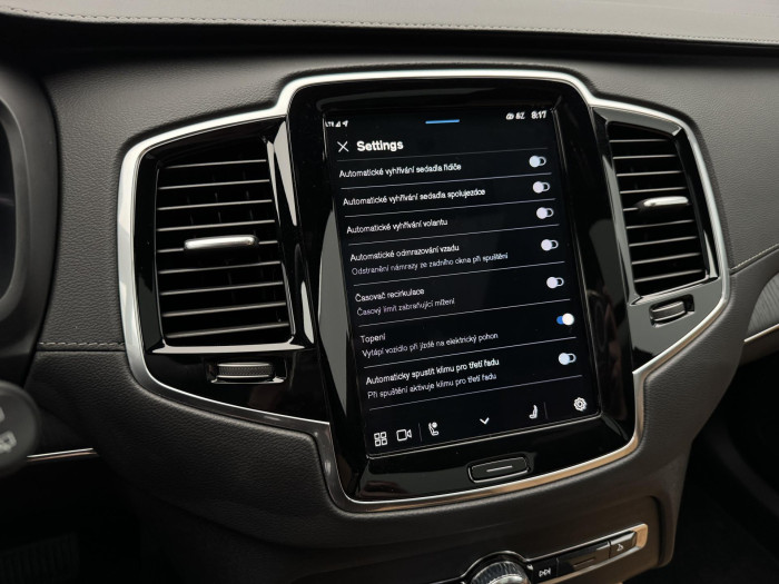 Volvo XC90 T8 AWD RECHARGE REZERVACE