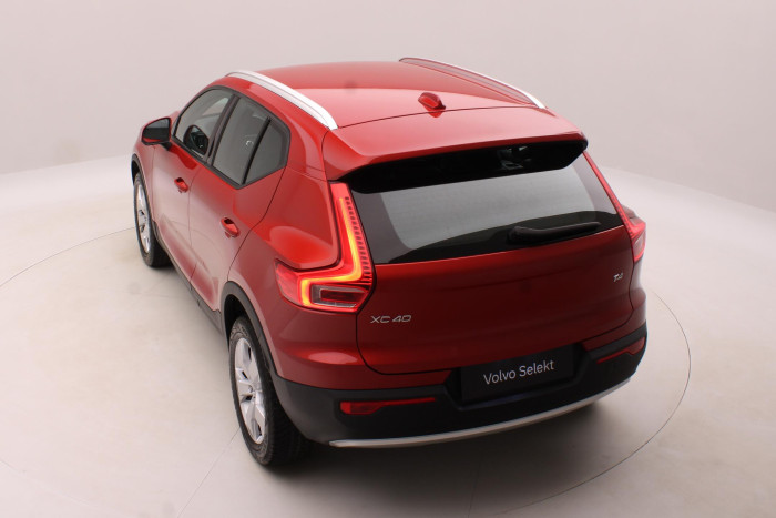 Volvo XC40 T4 MOMENTUM AUT CZ 2.0 Momentum