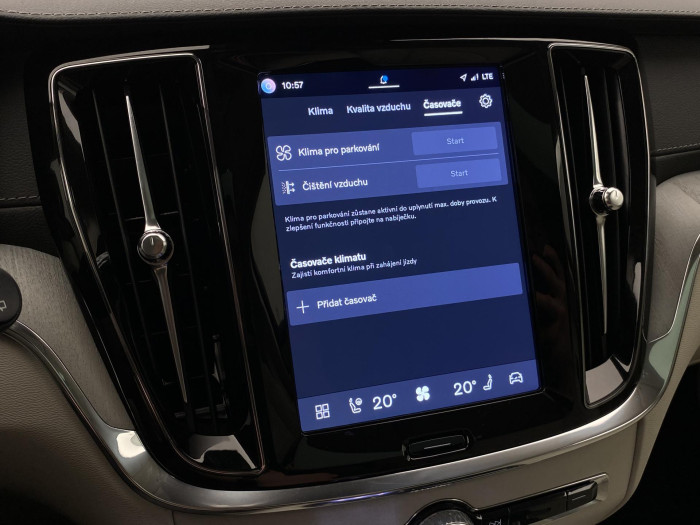 Volvo V60 T8 AWD PLUG-IN BRIGHT ULTRA CZ