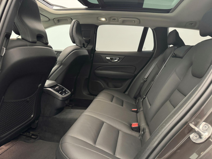 Volvo V60 B4 ULTIMATE DARK AUT
