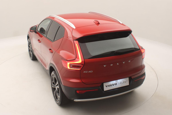 Volvo XC40 T4 MOMENTUM AUT REZERVACE 2.0 Momentum
