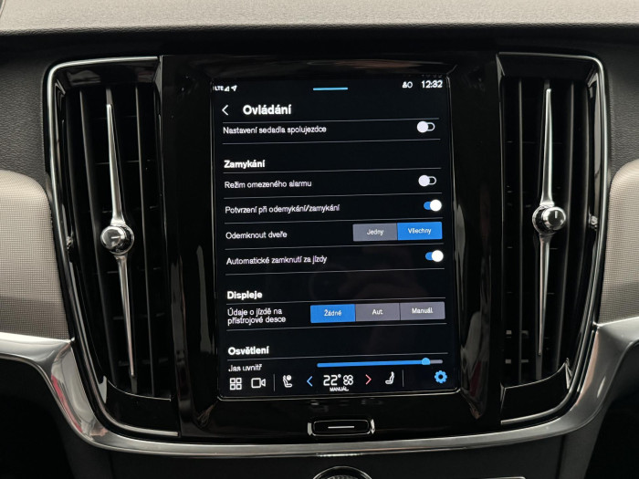 Volvo V90 T6 AWD RECHARGE DARK REZERVACE