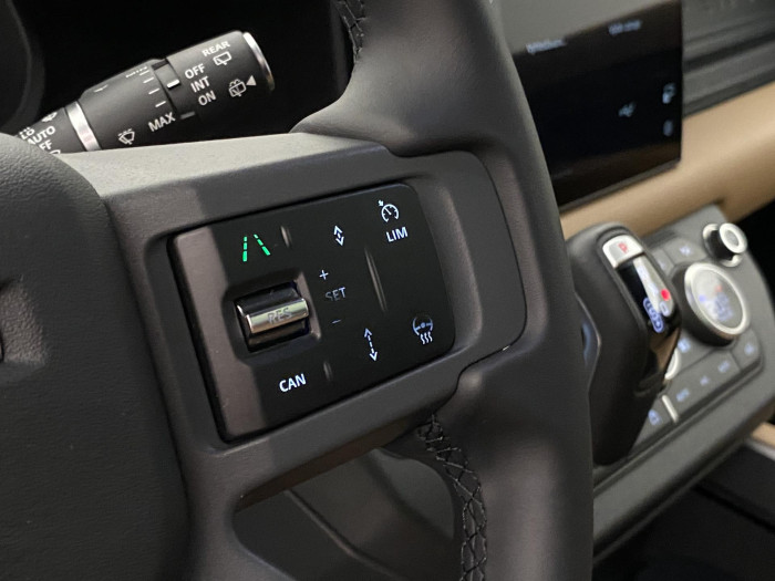 Land Rover Defender 110 D300 X-DYNAMIC HSE AWD AUT 3.0 d Dynamic