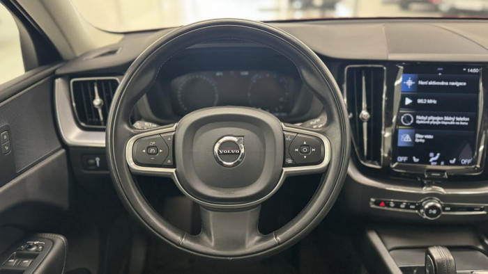 Volvo XC60 B4 AWD MOMENTUM AUT 2.0 Momentum