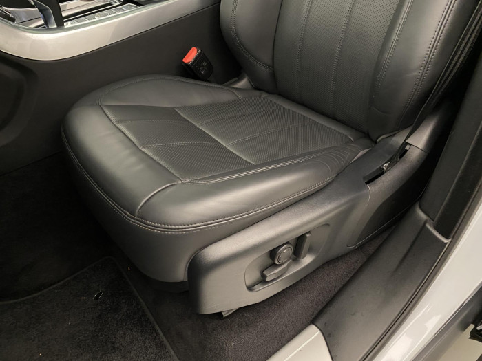 Land Rover Range Rover Sport 3.0 SDV6 AWD HSE REZERVACE