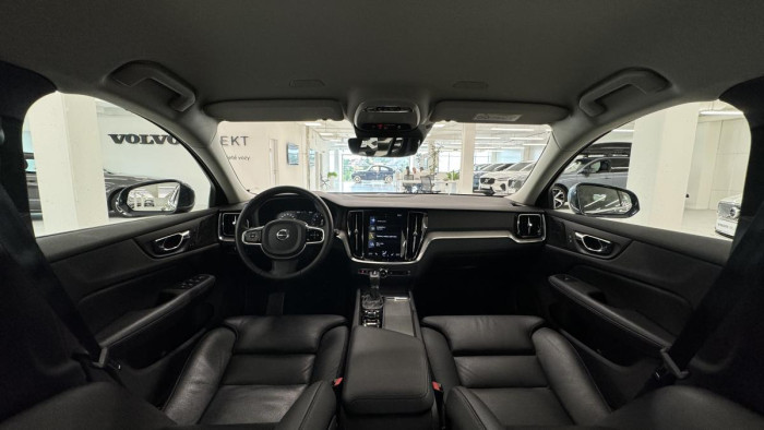 Volvo V60 T4 INSCRIPTION REZERVACE