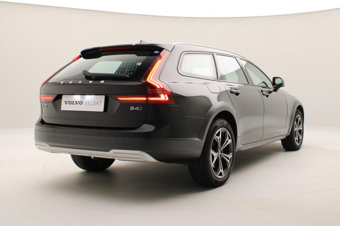 Volvo V90 CC B4 AWD AUT PLUS CZ 1.maj