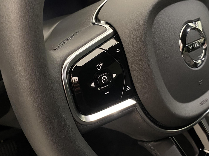 Volvo V60 B4 DARK PLUS AUT CZ