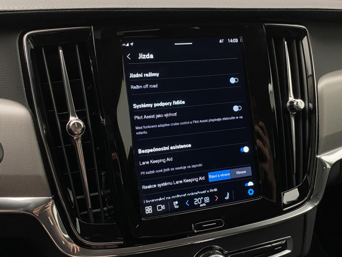 Volvo V90 CC B4 AWD PLUS AUT REZERVACE 2.0 CC CC Plus
