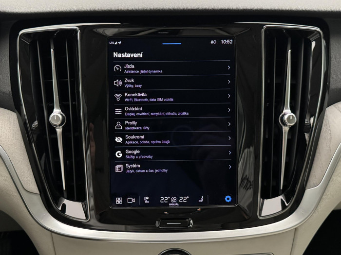 Volvo V60 B4 BRIGHT PLUS AUT CZ 1.maj